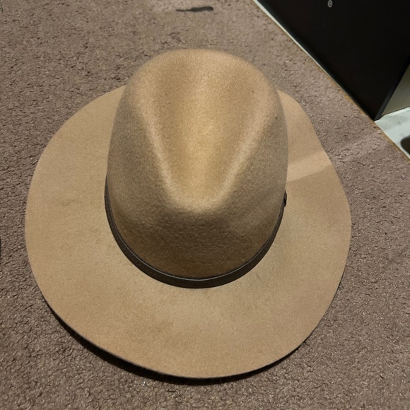 Ecote Urban Outfitters tan felt hat - Picture 1 of 3